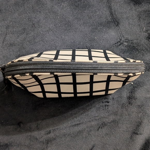 Large bag with matching wallet and pouch - Picture 8 of 11